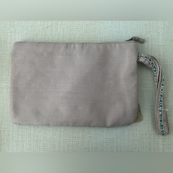 NWT Beautiful beaded evening clutch / wristlet in silver & turquoise - Picture 6 of 13